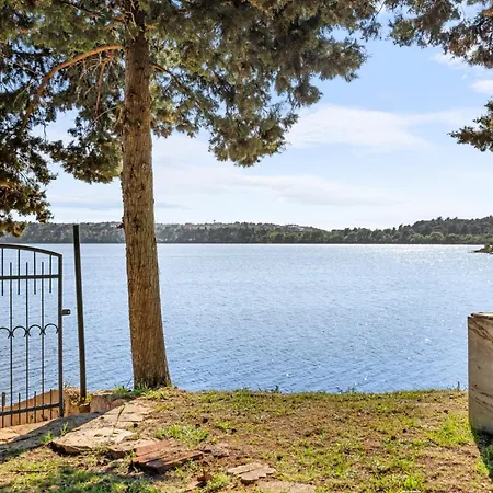 Villa Eli With Direct Access To The Sea - By Istrabook